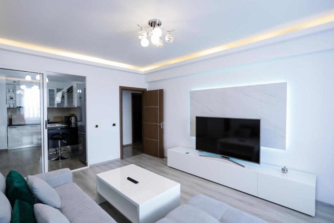 Isaran Apartament With Panoramic City View Brasov Luaran gambar