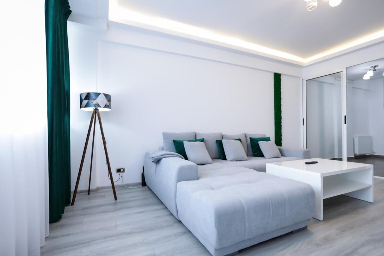 Isaran Apartament With Panoramic City View Brasov Luaran gambar
