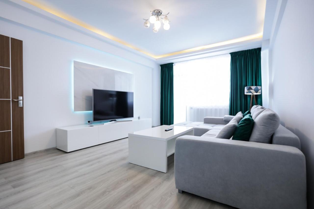 Isaran Apartament With Panoramic City View Brasov Luaran gambar